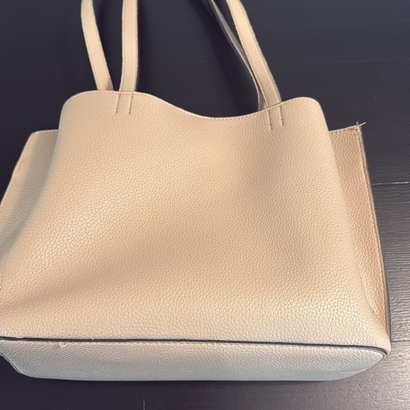 Gorgeous Nanette Lepore Cream faux Leather Bag - Picture 9 of 13